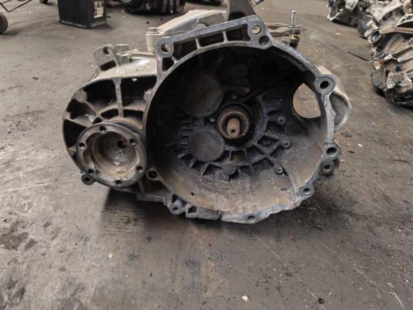 BOITE DE VITESSE VW CADDY 2.0TDI CODE: LWR ( 6-VITESSES ) - Vue 2